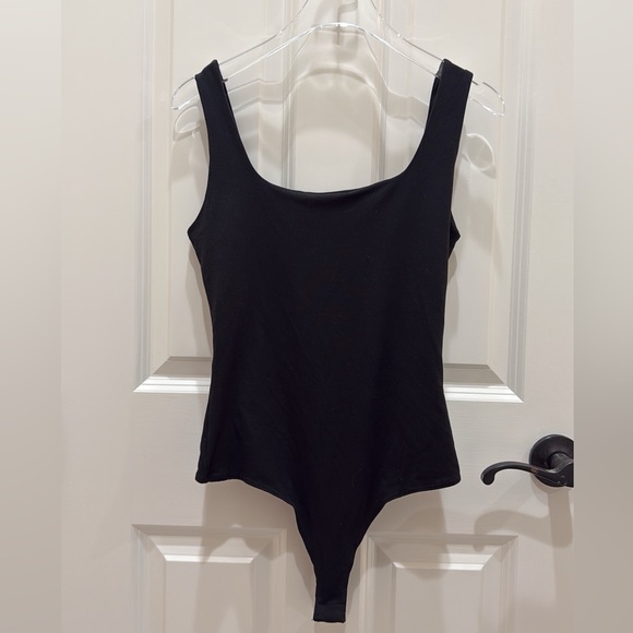 Tops - Black scoop-neck‎ bodysuit - Medium